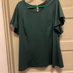 H by Halston 1x dark green flutter sleeves. Flattering bust darts. Holiday color